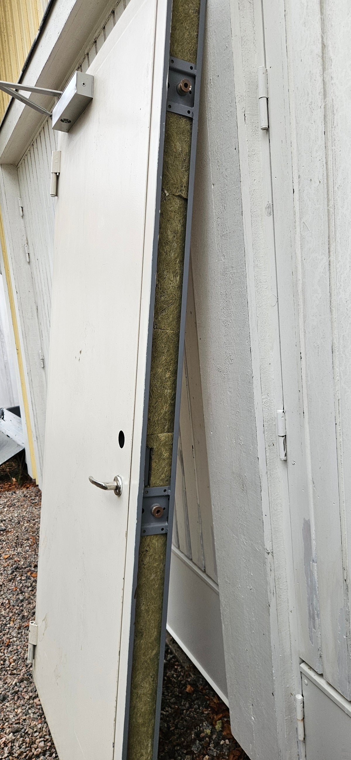 Branddörr/ståldörr med karm - Daloc vänsterhängd (9x21)