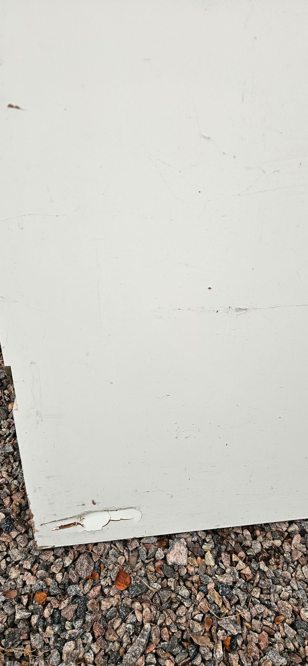 Vit innerdörr 117x205 cm, vändbar.