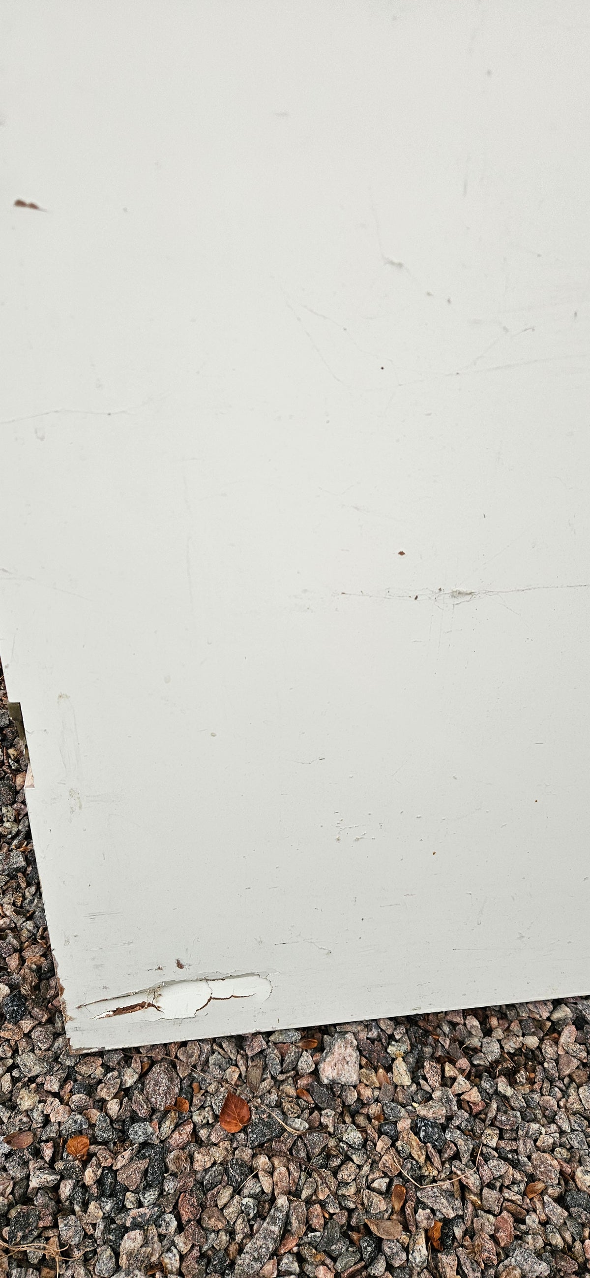 Vit innerdörr 117x205 cm, vändbar.