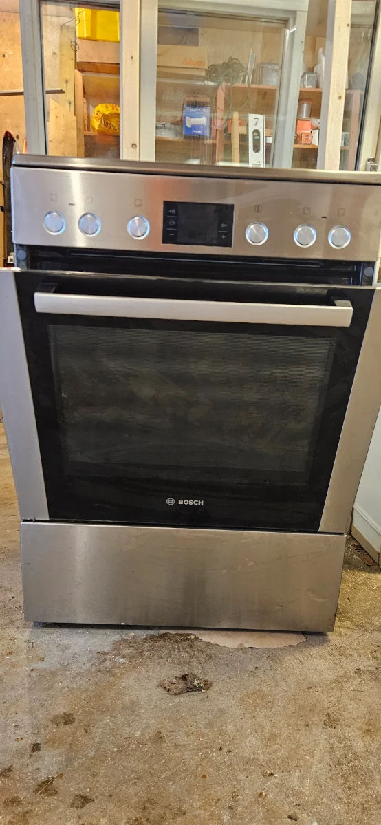 Spis Bosch HCE763353V glaskeramik